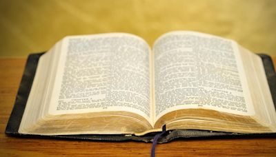 Oklahoma superintendent orders public schools to teach the Bible
