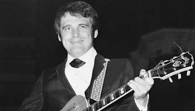 Rock and Roll Hall of Fame Guitarist Duane Eddy Dead at 86