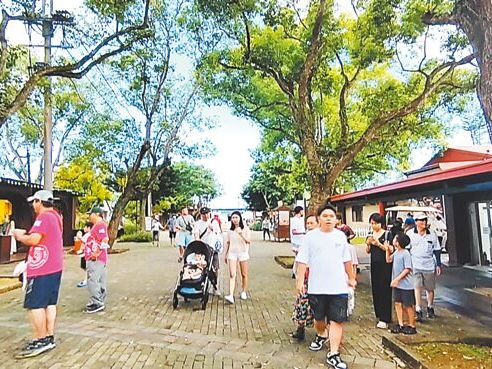 暑假旅遊旺季到 台東湧現人潮 - 地方新聞