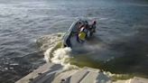 Video: el insólito blooper del Kun Agüero con una moto de agua