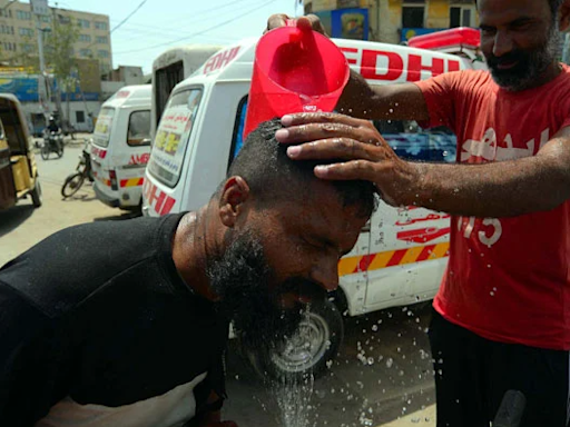 Karachi to get respite from hot weather as sea breeze restores