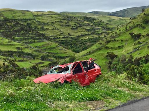 Elle agonise pendant trois jours dans sa voiture accidentée à côté du cadavre de son compagnon