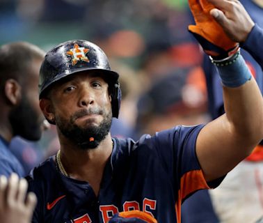 Astros release former White Sox MVP José Abreu with $30.8 million remaining on his contract