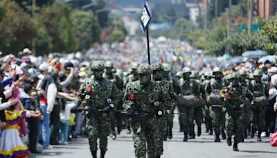 A qué hora inicia el desfile militar del 20 de julio en Bogotá: cierres viales y más