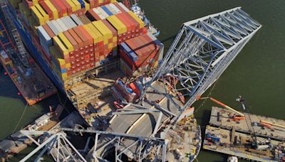 Crews prep to remove debris from ship that collided with Baltimore Key Bridge - WTOP News