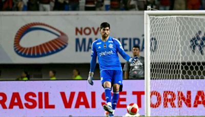 Rossi agradece elogio de ex-goleiro do Flamengo