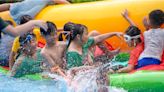 六龜山城水樂園又來了！大型氣墊滑水道、戲水池免費暢玩 - 寶島