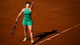 Playing through back pain in Rome, Elina Svitolina carries on despite feeling limited on court | Tennis.com