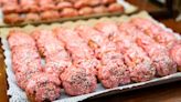 Las pastelerías centenarias de Madrid se unen para ‘rejuvenecer’ las rosquillas de San Isidro: de piruleta, de nube o de petazetas