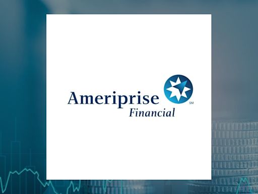 William Davies Sells 8,700 Shares of Ameriprise Financial, Inc. (NYSE:AMP) Stock