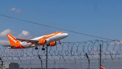 EasyJet Leads FTSE 100 Higher On Strong Q3 Update, Rises 6%