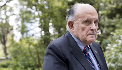 Desestiman la petición de bancarrota de Rudolph Giuliani, quien afronta posibles embargos