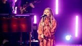 Kelly Clarkson Praised for Putting Unique Touch on Classic '80s Song