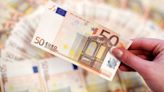El euro repunta frente al dólar tras resultado electoral en Francia