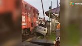 Video: Chofer resultó herido tras chocar su carro contra el tren en Heredia | Teletica