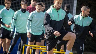 La SD Huesca quiere abrazar la permanencia ante el Racing en El Alcoraz