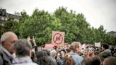 Des centaines de personnes à Paris pour réclamer un gouvernement de gauche