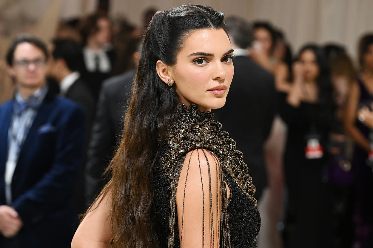 After Kendall Jenner Said That She Was "The First Human" To Wear Her Met Gala Look, Images Have ...