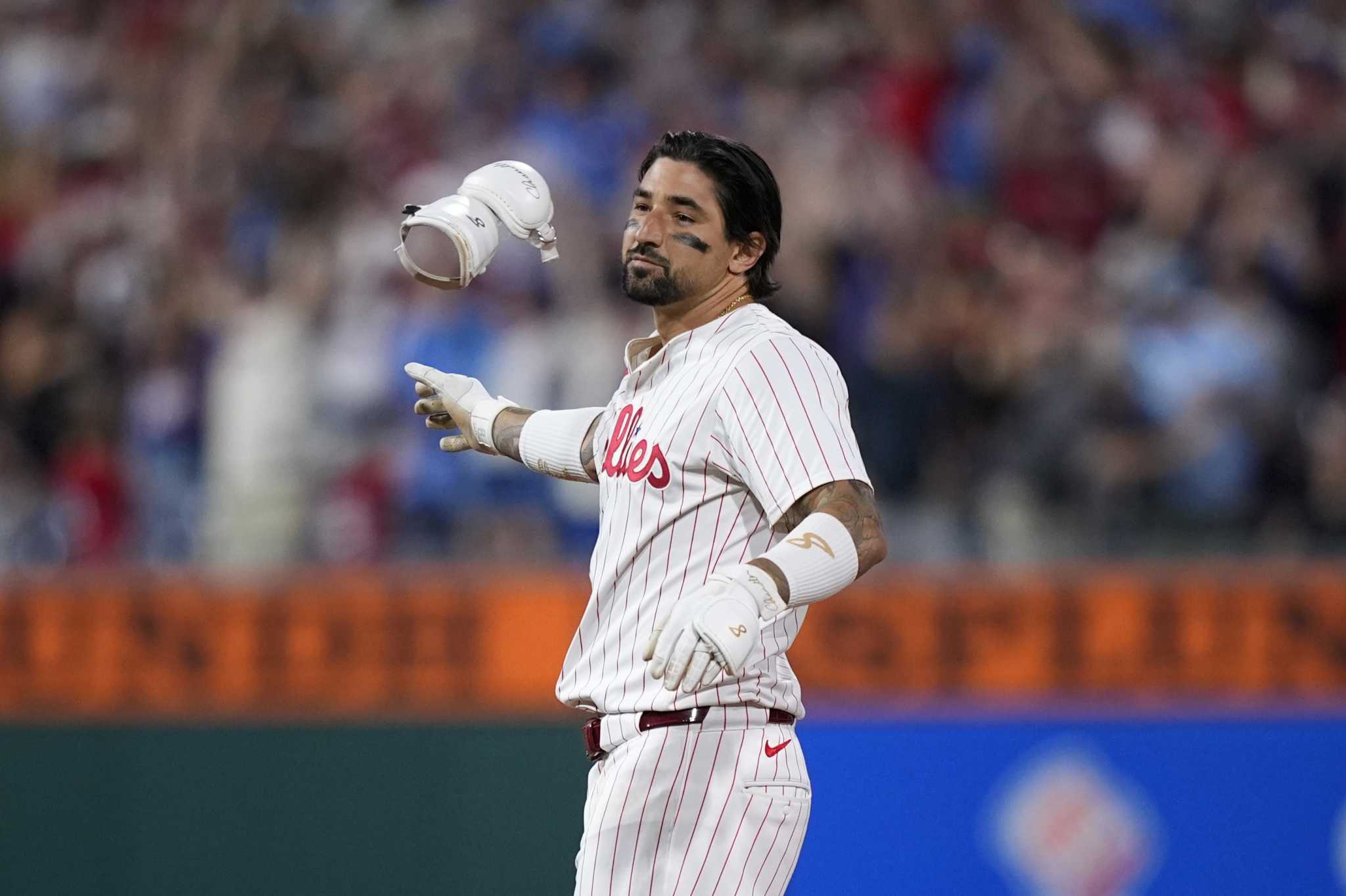 Phillies rally late for 4-3 win over Padres