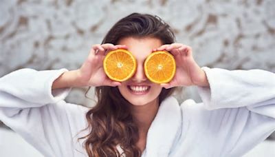 Uno de estos sérums con vitamina C aportará a tu piel el brillo que necesita esta primavera