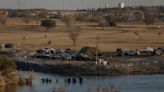 Texas-bound convoy tries to recruit veterans for border protests