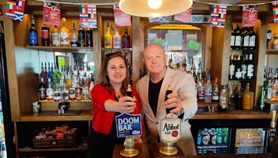 EastEnders star Ross Kemp spotted at Thurrock pub pulling pints