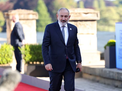 Armenia, Azerbaijan accuse each other of rejecting meeting at UK summit