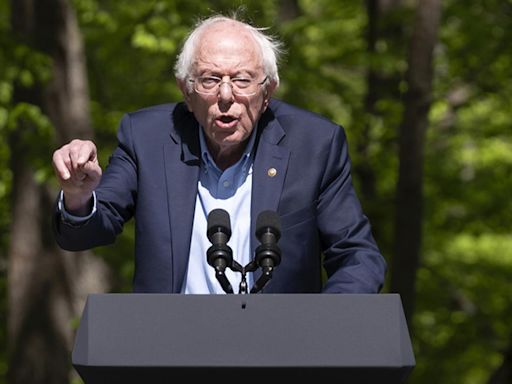 Bernie Sanders presagia que el apoyo de Joe Biden a Israel puede complicarle su plan de reelegirse - La Opinión