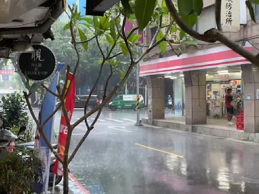 快訊／近全台有雨！19縣市豪、大雨特報 一路下到明天