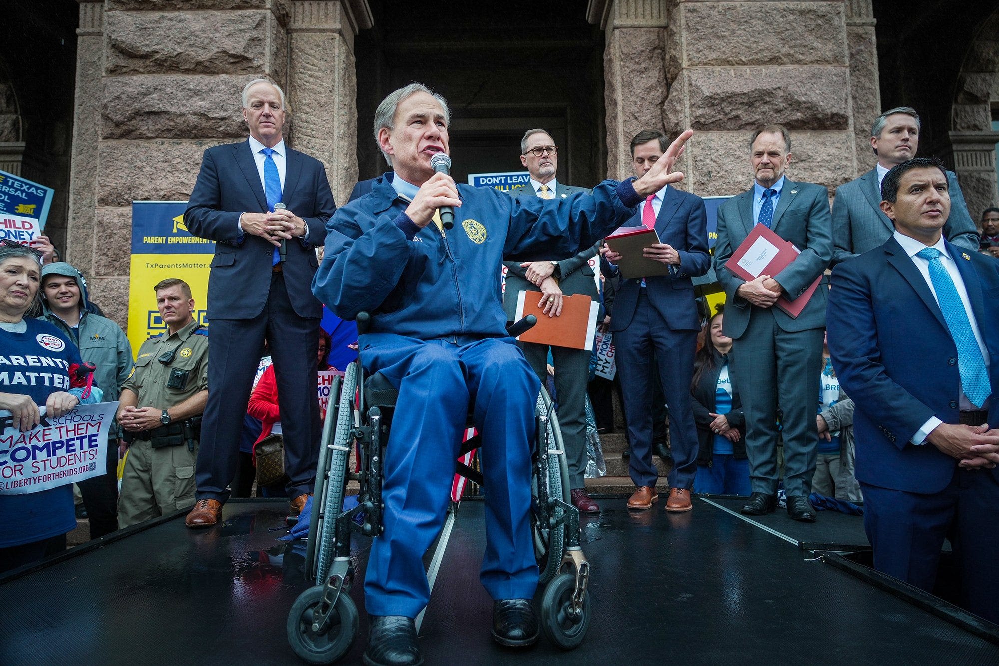 Texas schools are hurting financially. Abbott should call a special session | Editorial