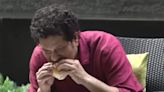 When Sachin Tendulkar Went Into 'Detective Mode', All For A Vada Pav - News18