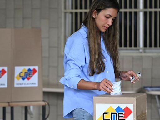 Venezuelans in tense wait for election results
