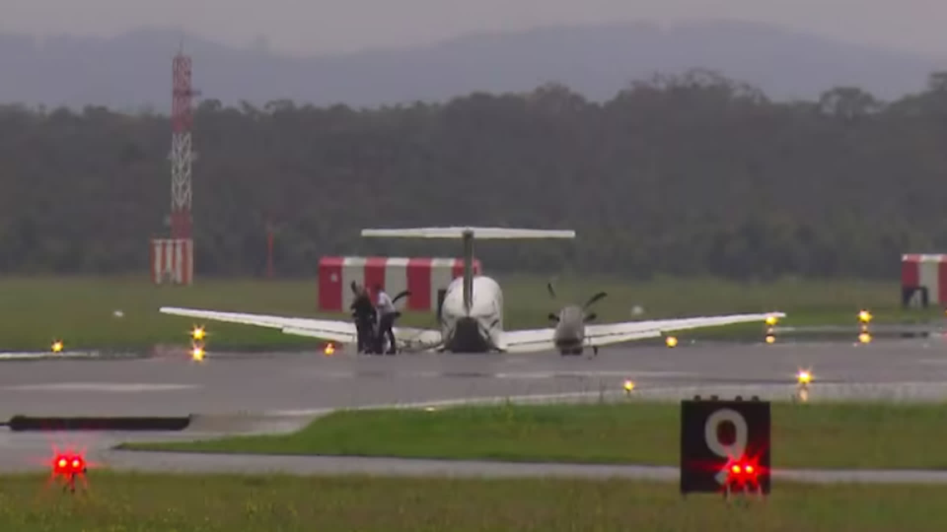 60-year-old pilot stuns with ‘textbook’ belly landing after gear fails