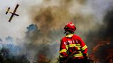 Incêndios consomem milhares de hectares no sul da Europa e em Portugal há uma morte