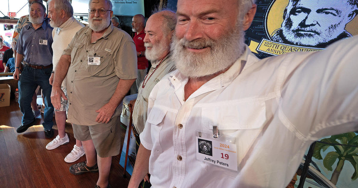 Hemingway hopefuls compete for look-alike title in Key West