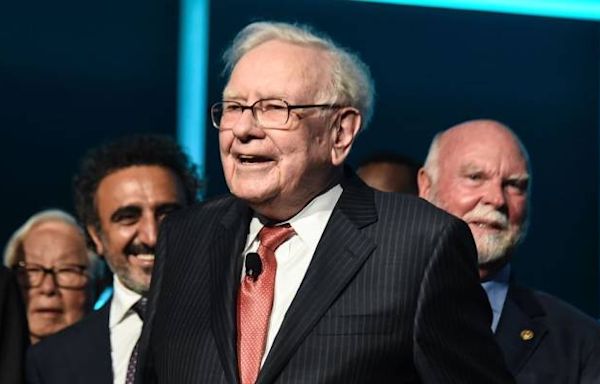Warren Buffett once blasted diversification for professional investors and suggested doing this 1 thing instead