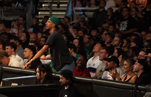 Tyrese Haliburton helps Logan Paul on WWE Smackdown, stares down Jalen Brunson at MSG