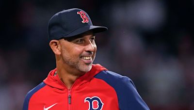 La millonaria extensión de Alex Cora con los Boston Red Sox - El Diario NY