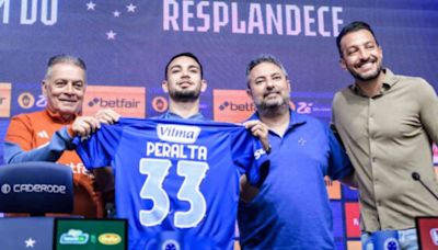 Fabrizio Peralta aparece no BID e está regularizado para atuar no Cruzeiro