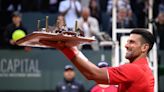 Djokovic se regala el pase a cuartos en Ginebra por su 37º cumpleaños