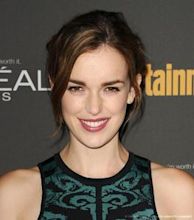 Elizabeth Henstridge