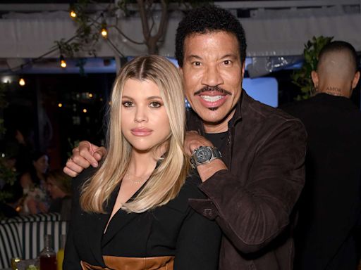 Lionel Richie Jokes Pregnant Daughter Sofia Is Having a 'Nervous Breakdown’ Preparing for Baby's Arrival