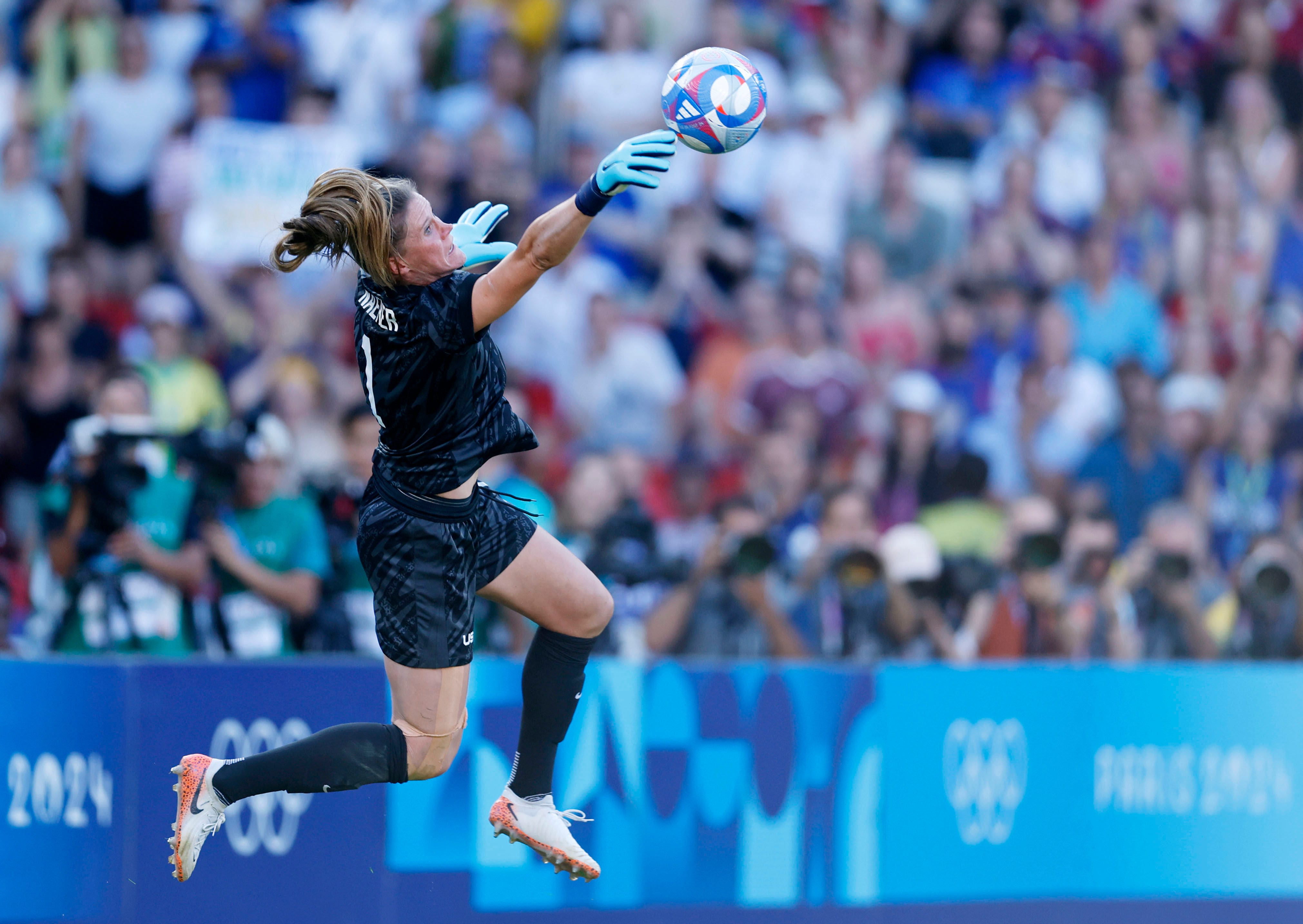 Alyssa Naeher, American hero, was unflappable for USWNT in Olympic gold medal match win