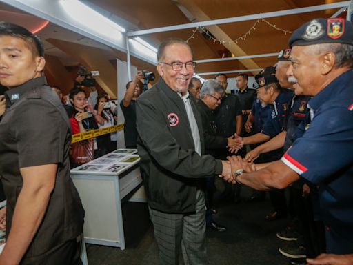 PM Anwar approves RM100m for border security, plans talks with Thailand