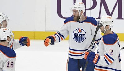 Oilers erase deficit, score 5 unanswered to beat Stars, tie WCF 2-2