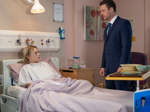 Corrie's Lauren Bolton pregnant and terrified as Joel Deering confronts her