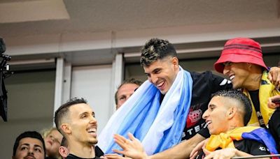 El festejo de Exequiel Palacios tras la consagración con Bayer Leverkusen: Somos historia