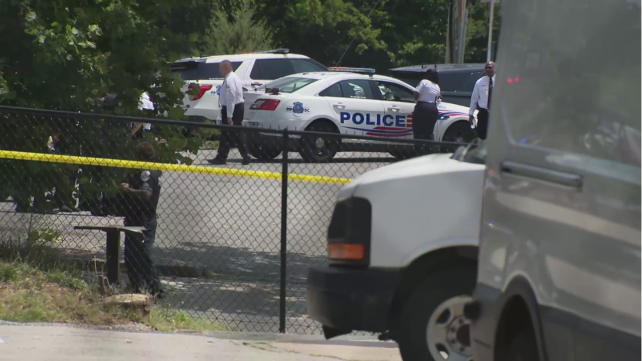 Multiple suspects wanted after 4 injured, including child, in Southeast DC shooting