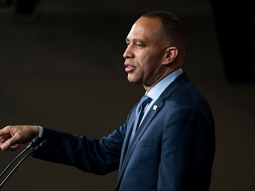 ‘If Roe v. Wade can fall, anything can fall,’ says Jeffries in stressing importance of elections