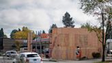 What’s that building going up next to the new 7-Eleven on West 7th Avenue in Eugene?